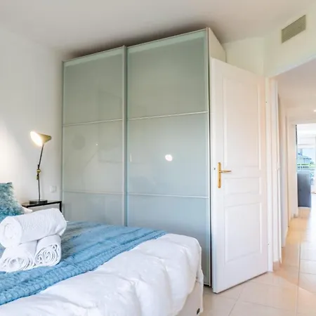 3-room Luxury With Pool And Sea View Steps From The Cannes